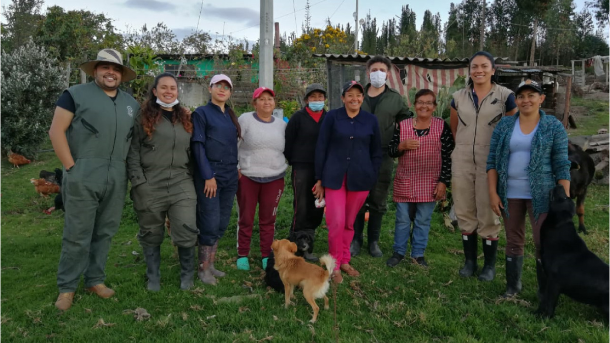 UCundinamarca asesora campesinos en lombricultura 