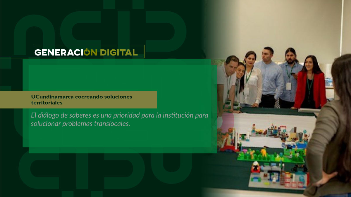 Personas dialogando