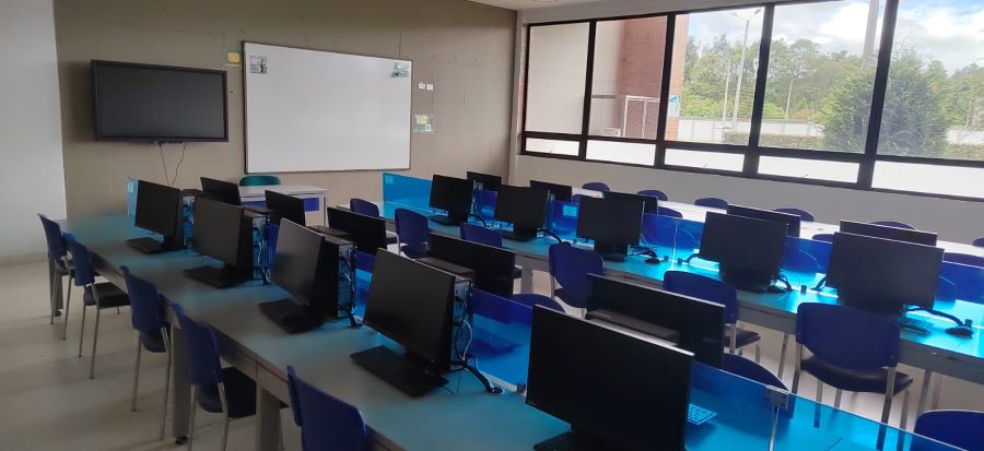 computadores sala de sistemas chia
