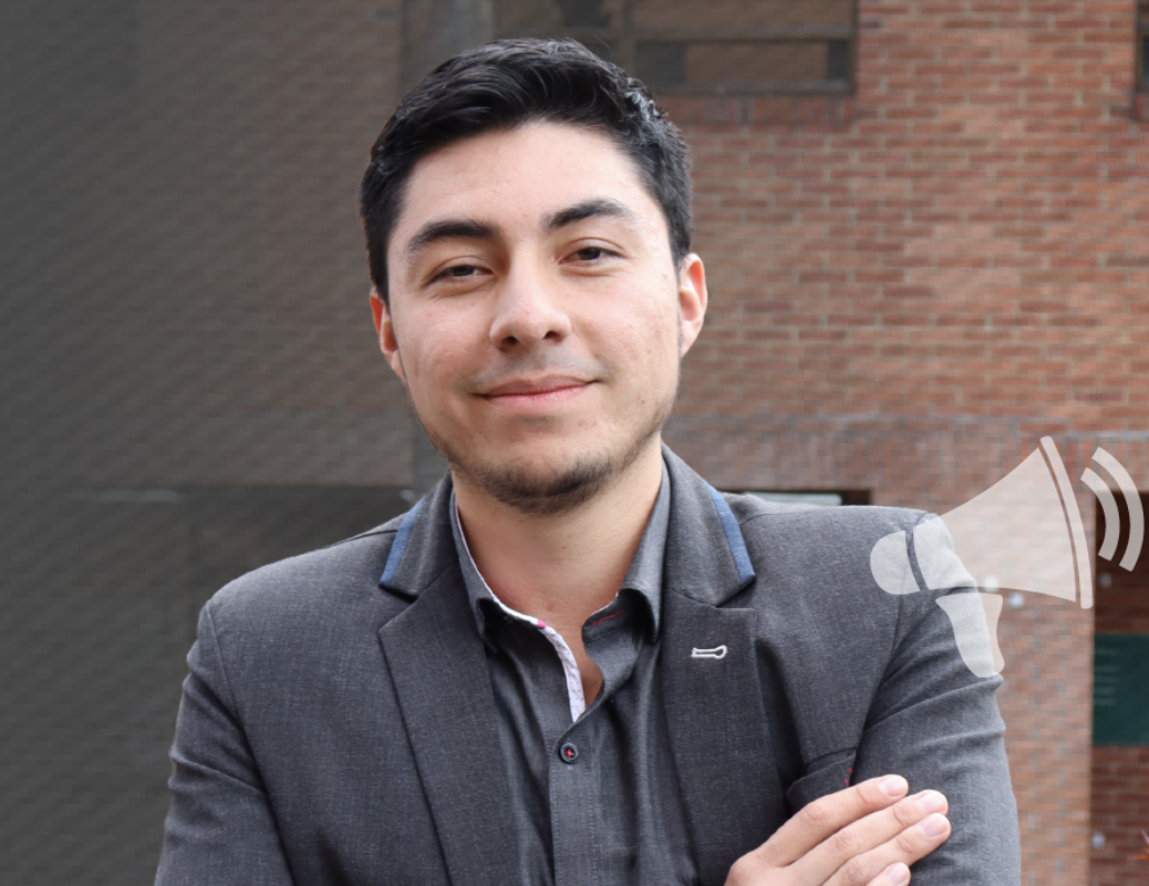 Estudiante sonriendo