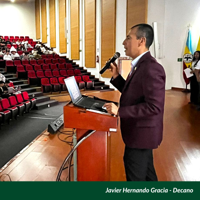 Fotografía del decano de la facultad de ingeniería 