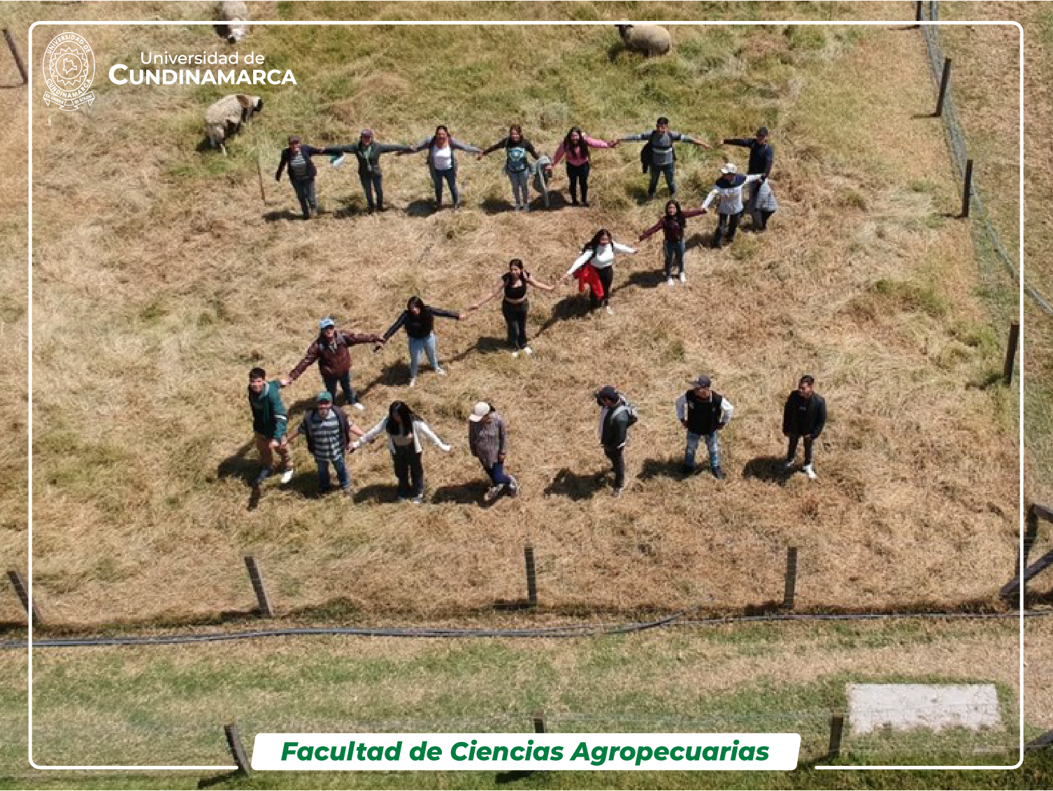 estudiantes juntos formando la Z