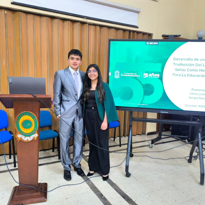 Fotografía de estudiantes de la Universidad de Cundinamarca