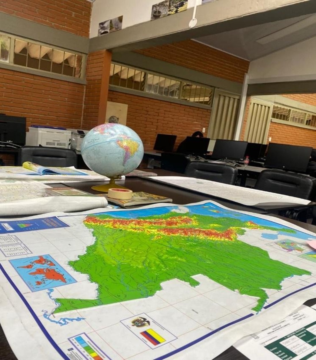 Fotografía Laboratorio Mapoteca Ernesto Guhl