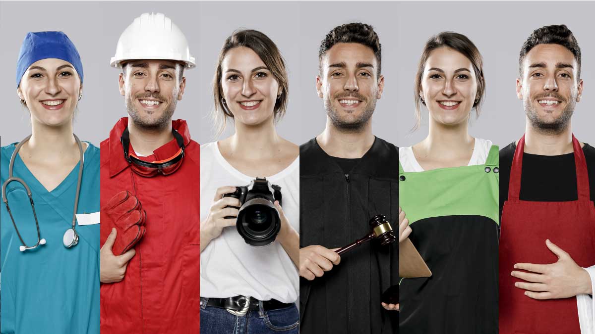 equipo de trabajo sobre escritorio