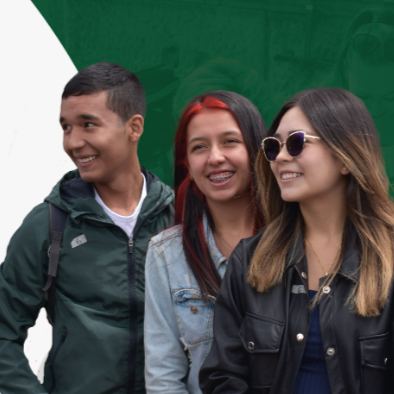 Estudiantes sonriendo