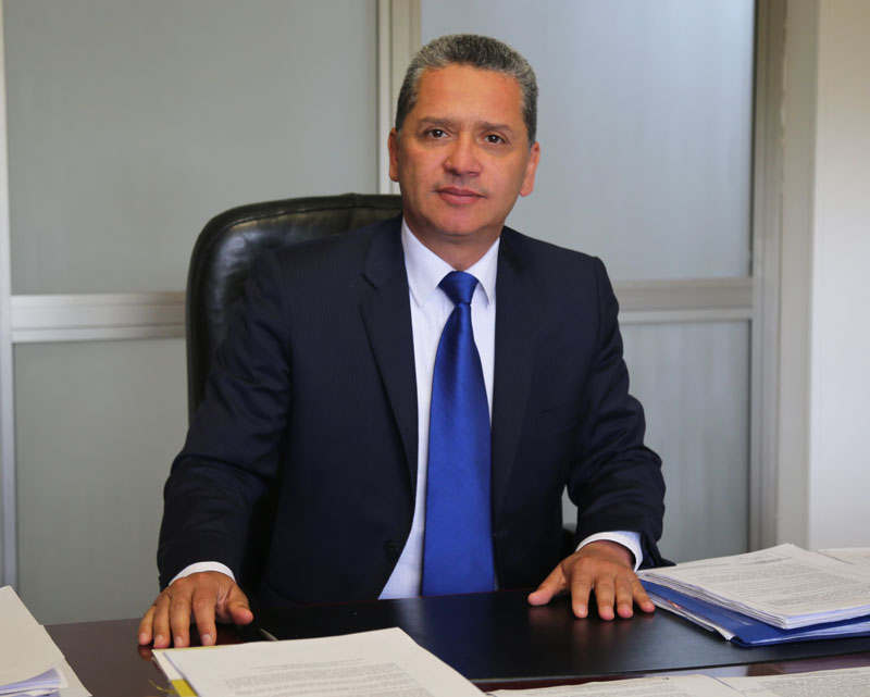 Retrato Rector Adriano Muñoz Barrera